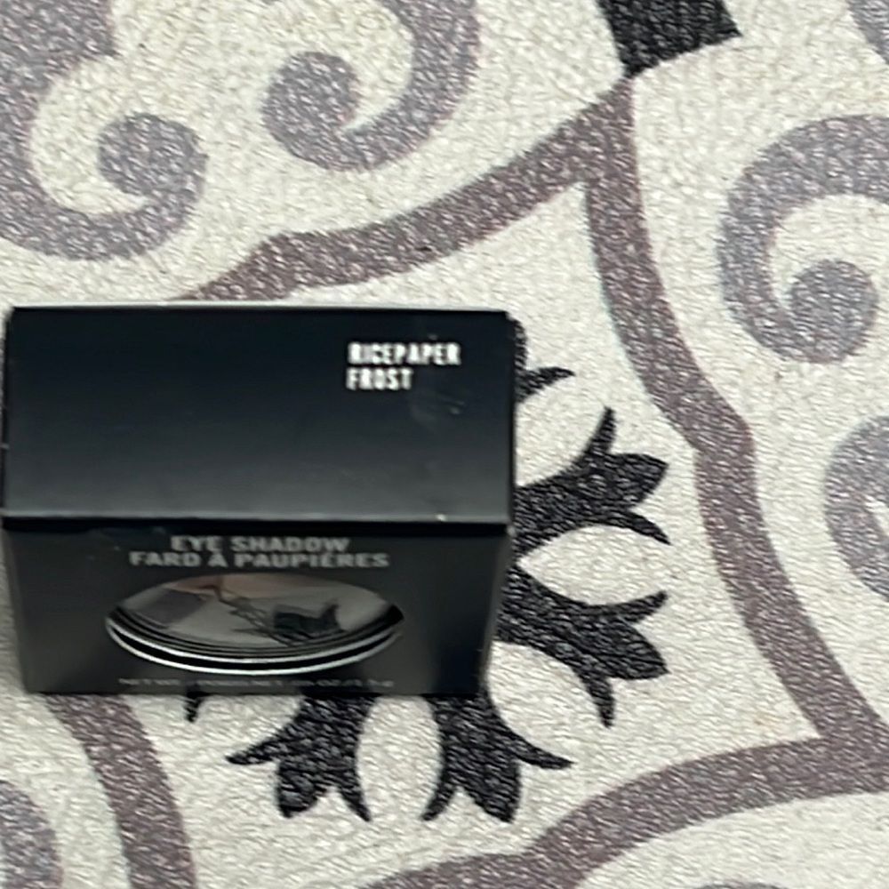M•A•C eyeshadow  ~Ricepaper - Picture 2 of 12